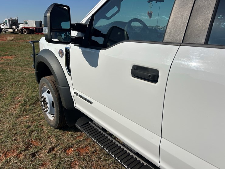 2017-ford-f550-image-11
