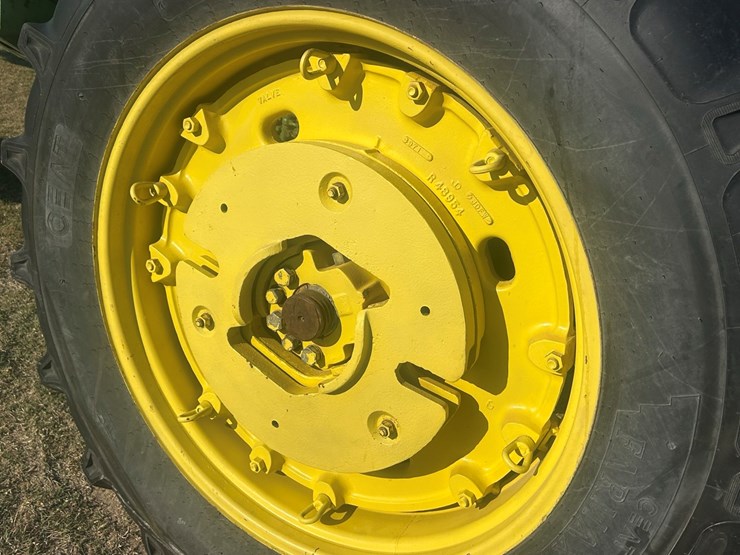 john-deere-4240-image-10