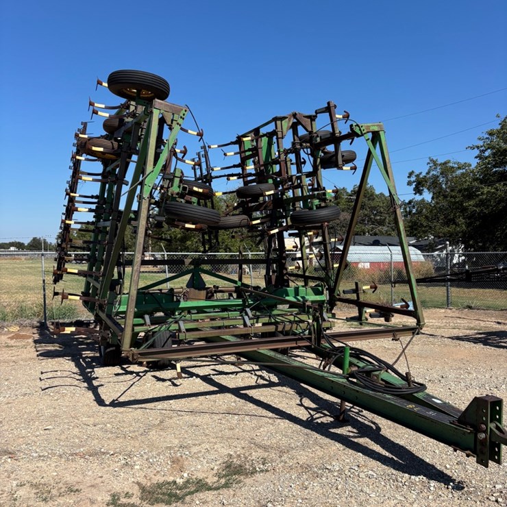 JOHN DEERE 1050
