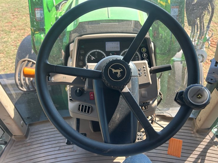 2014-john-deere-6140m-image-34