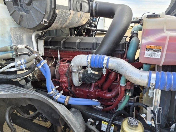 2024-mack-anthem-64t-image-28