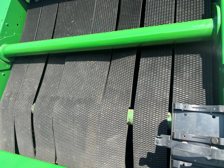 2023-john-deere-560m-image-12