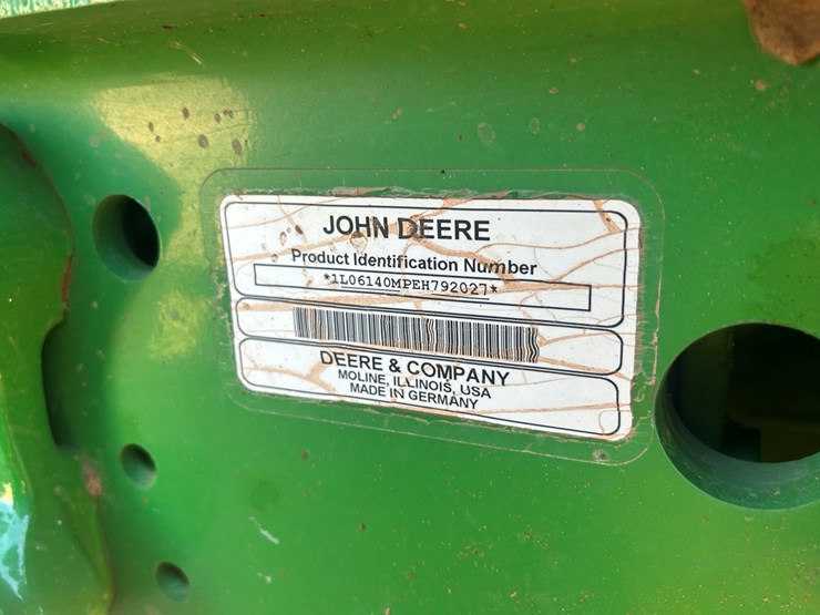 2014-john-deere-6140m-image-47