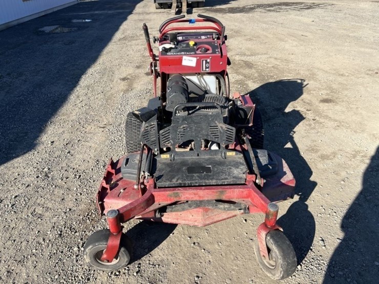 2019-toro-grandstand-rotary-mower-image-8