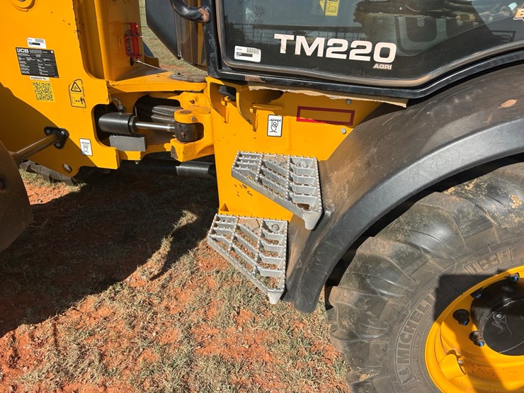 jcb-tm220-image-29