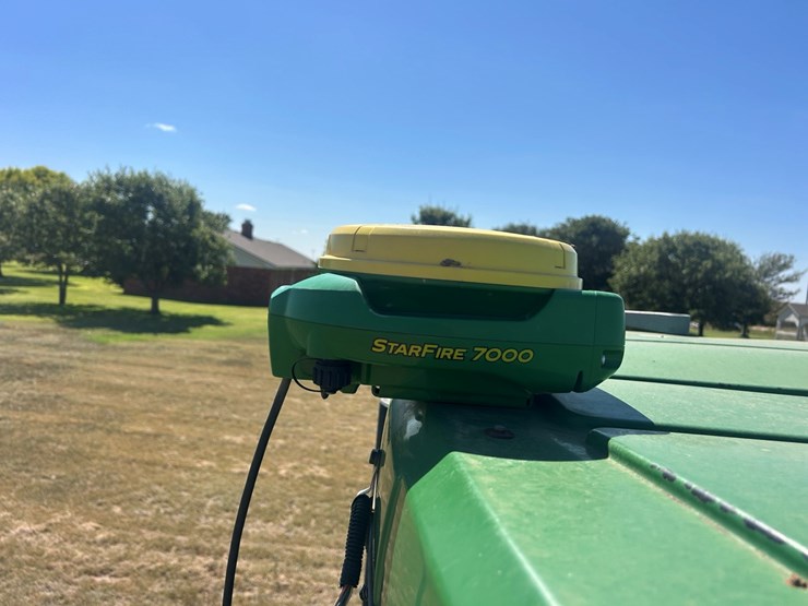2005-john-deere-8420-image-30