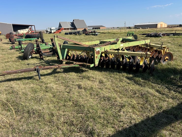 john-deere-340-image-1