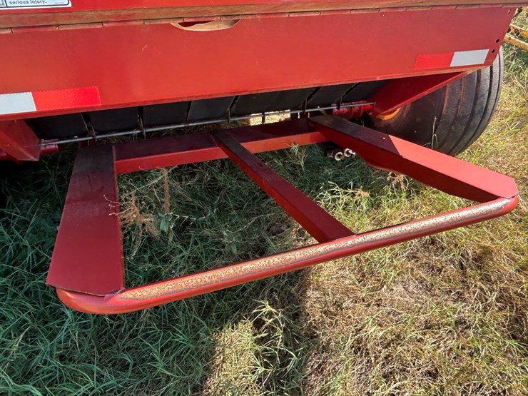 2009-new-holland-br7090-image-14