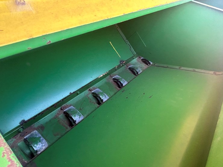 john-deere-8300-image-9
