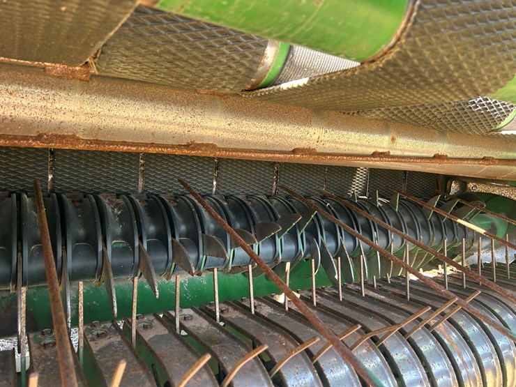 2022-john-deere-560r-image-19