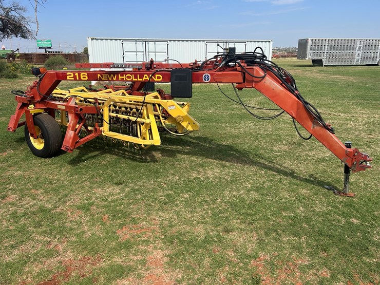 new-holland-216-image-1