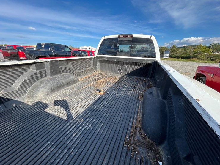 2005-dodge-ram-3500-image-8