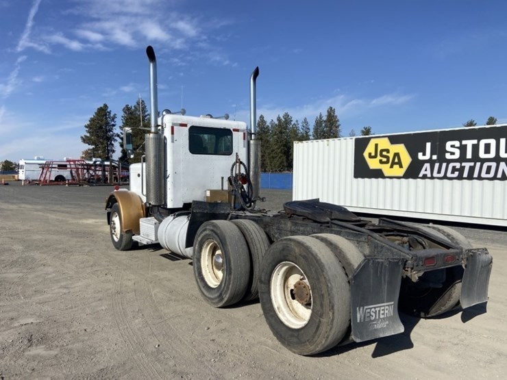 1984-peterbilt-359-image-3