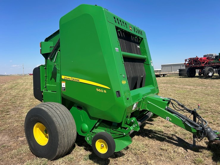 2022-john-deere-560r-image-1