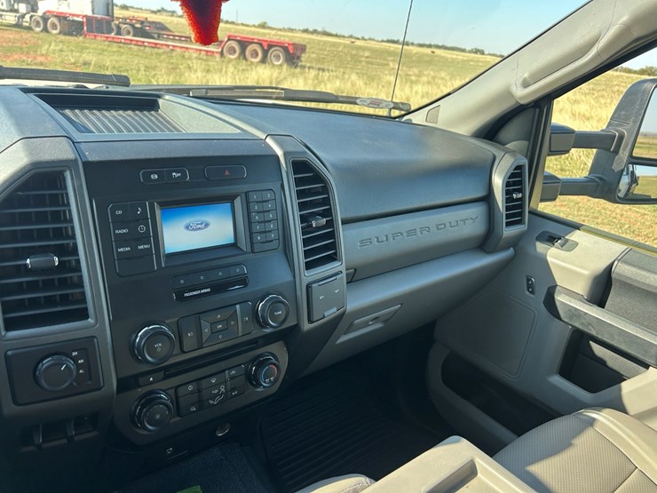 2017-ford-f550-image-24