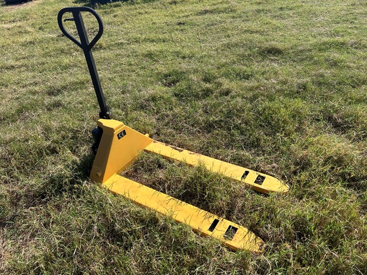 #90-•-pallet-jack-image-1