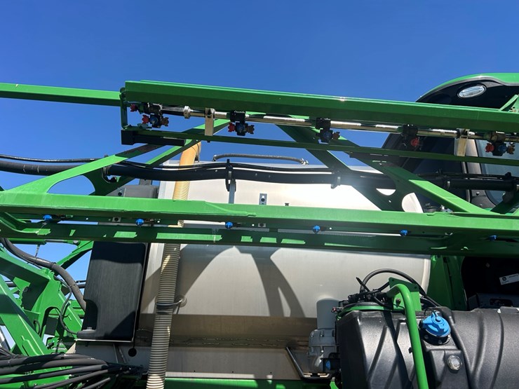 2021-john-deere-r4038-image-14