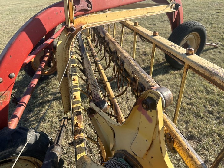 new-holland-260-image-8