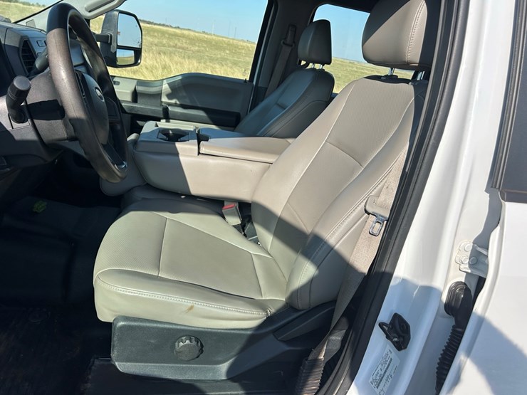 2017-ford-f550-image-22