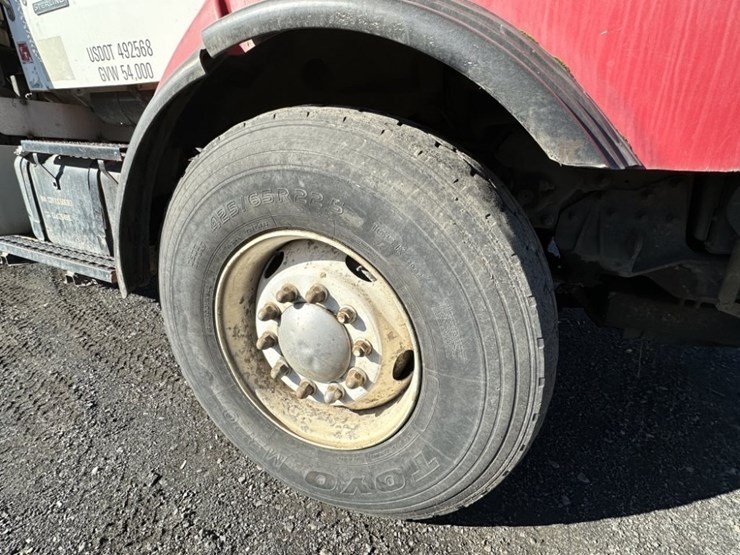 2004-sterling-9500-vactor-vacuum-truck-image-12