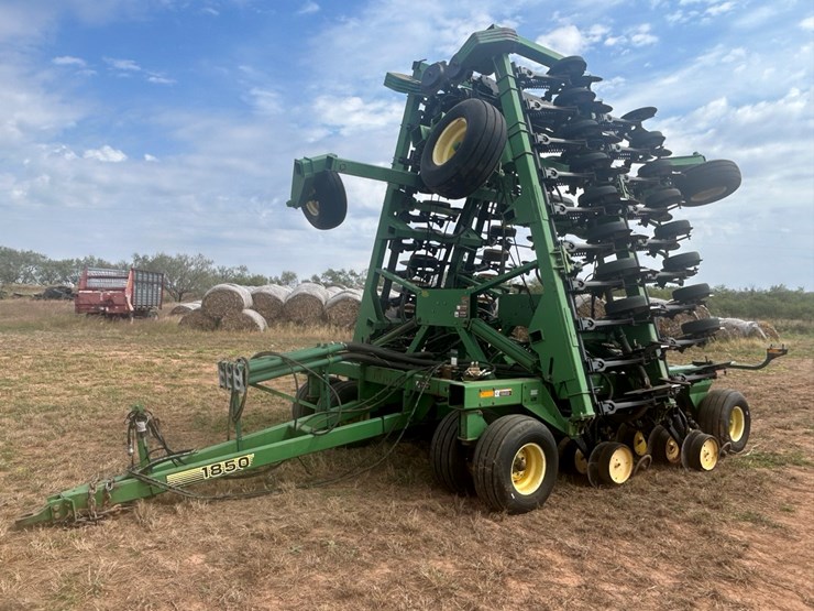 john-deere-1850-image-1