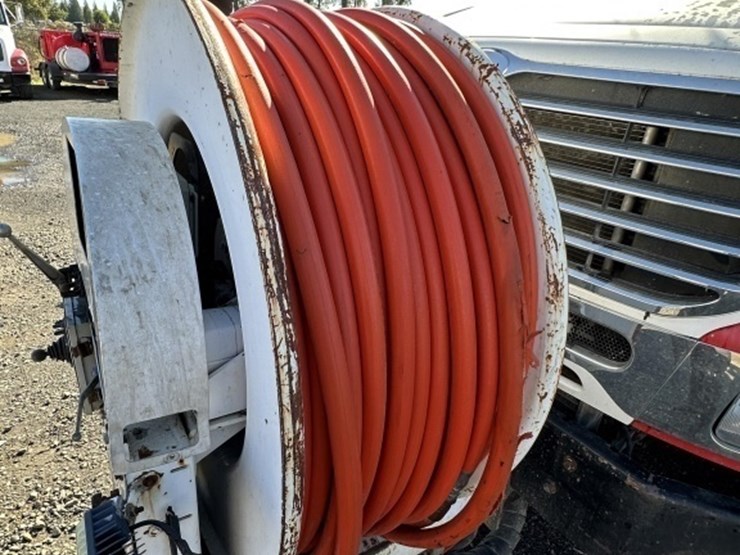 2004-sterling-9500-vactor-vacuum-truck-image-14