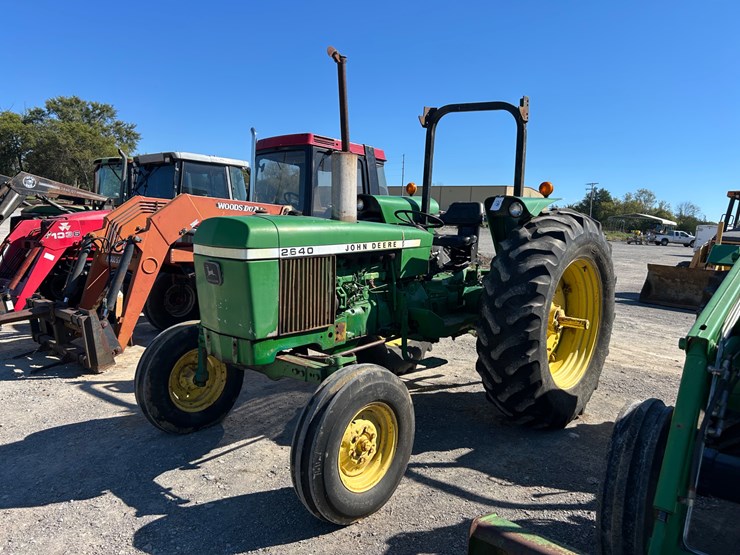 john-deere-2640-image-1