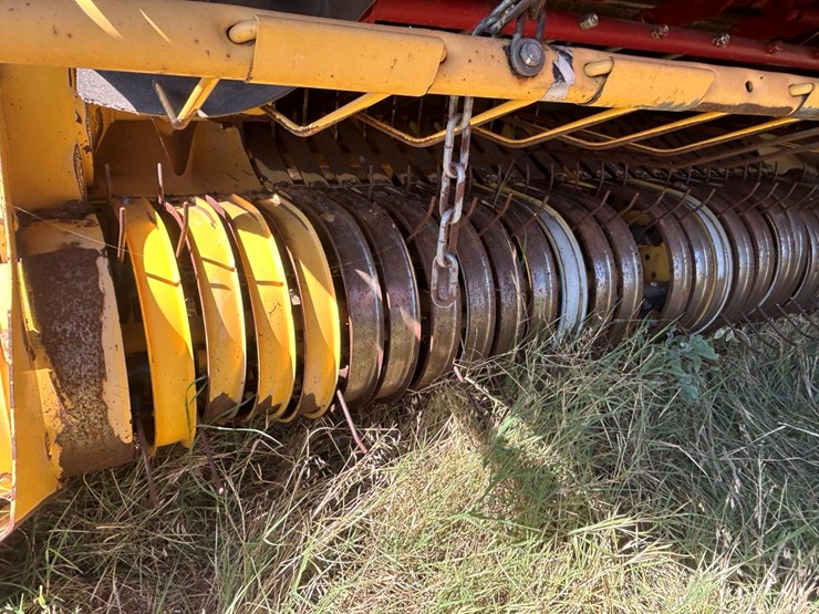 2009-new-holland-br7090-image-3