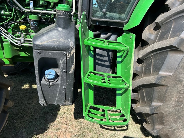 2024-john-deere-6135e-image-29
