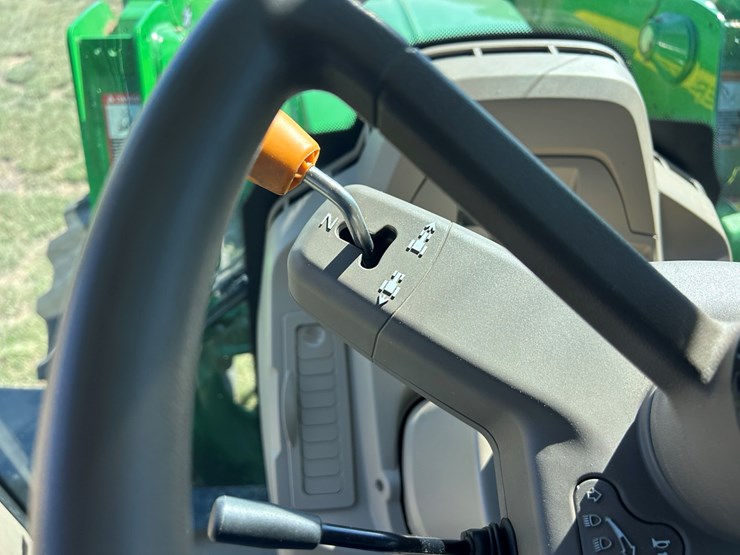 2023-john-deere-6130m-image-30