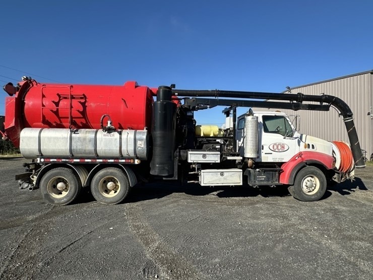 2004-sterling-9500-vactor-vacuum-truck-image-6