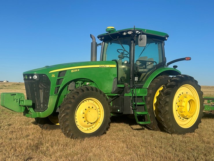 2010-john-deere-8225r-image-28