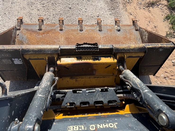 deere-325g-image-24