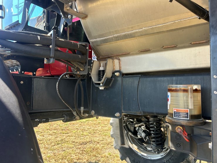 2020-case-ih-patriot-4440-image-32