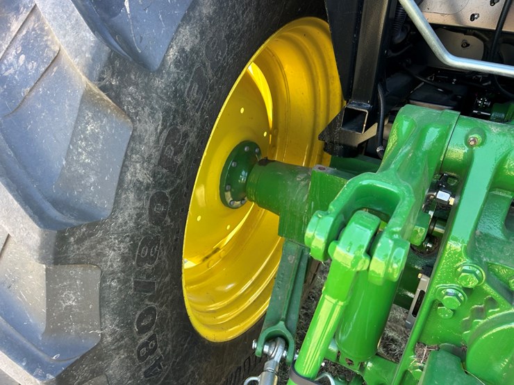 2024-john-deere-6135e-image-7