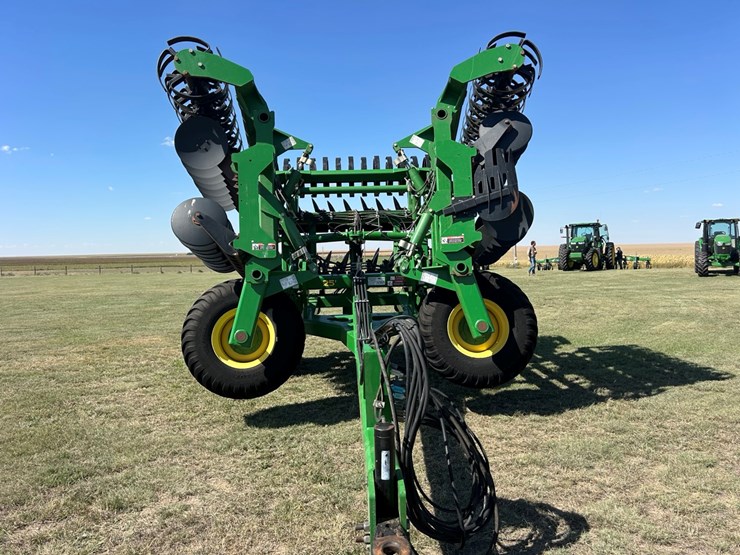 2020-john-deere-2020-image-12