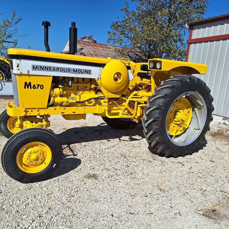 MINNEAPOLIS MOLINE M670