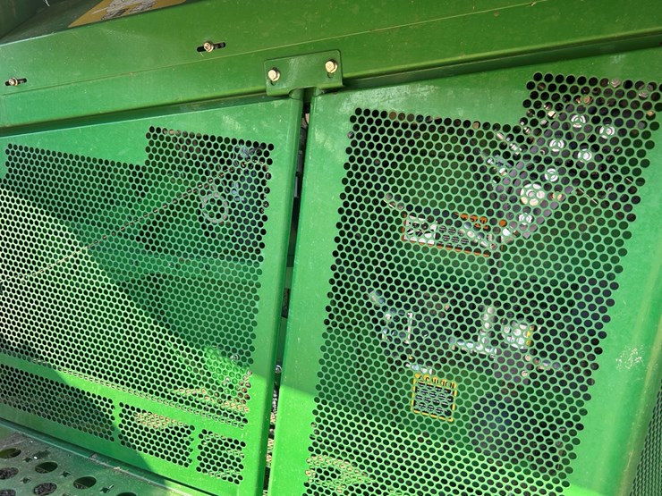 2010-john-deere-2010-image-32