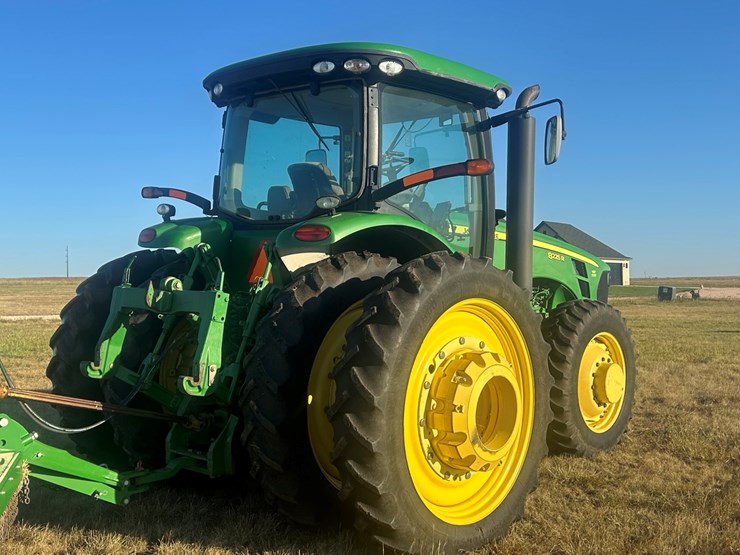2010-john-deere-8225r-image-3