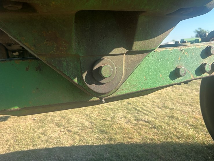 john-deere-4240-image-22
