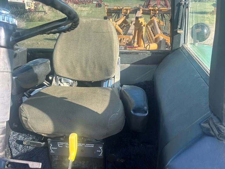 john-deere-4240-image-25