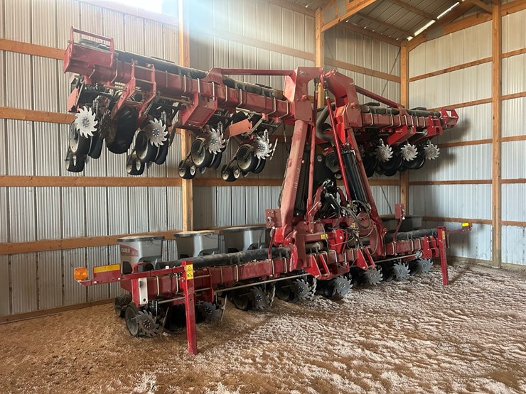 2023-case-ih-1235-image-1