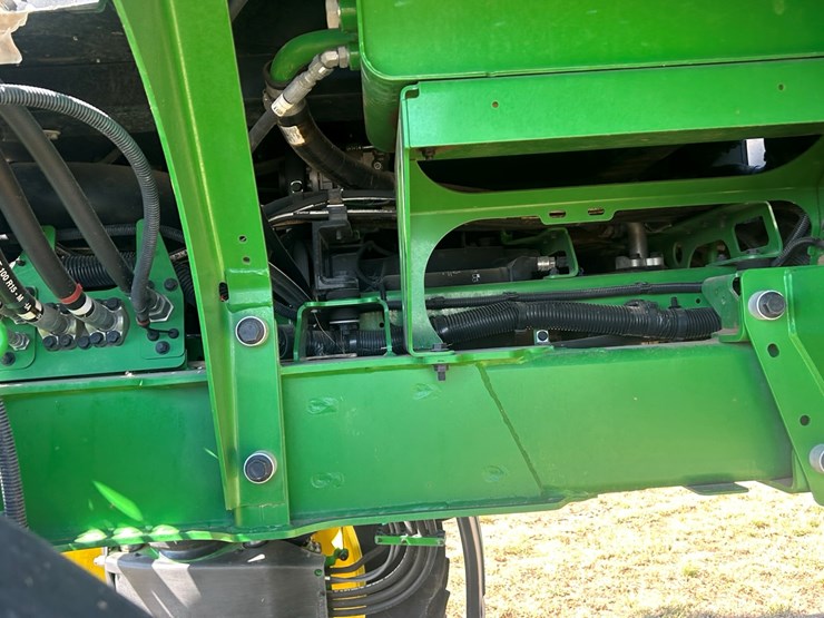 2021-john-deere-r4038-image-36