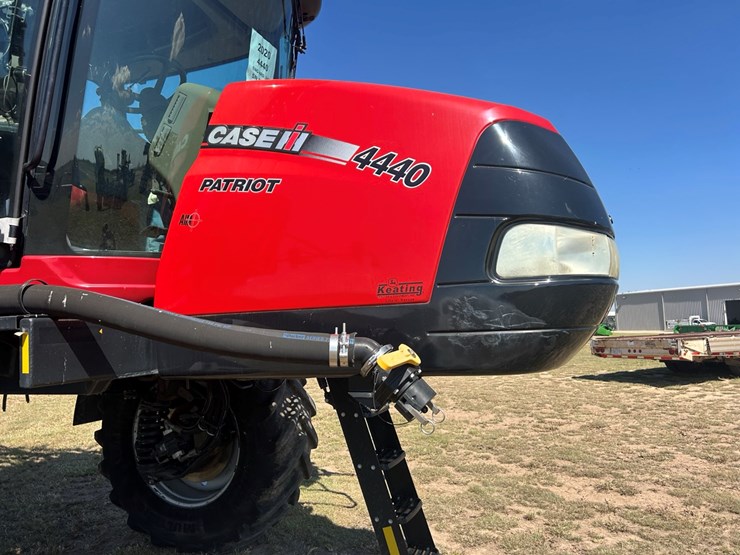 2020-case-ih-patriot-4440-image-21