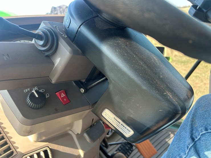 2014-john-deere-6140m-image-48