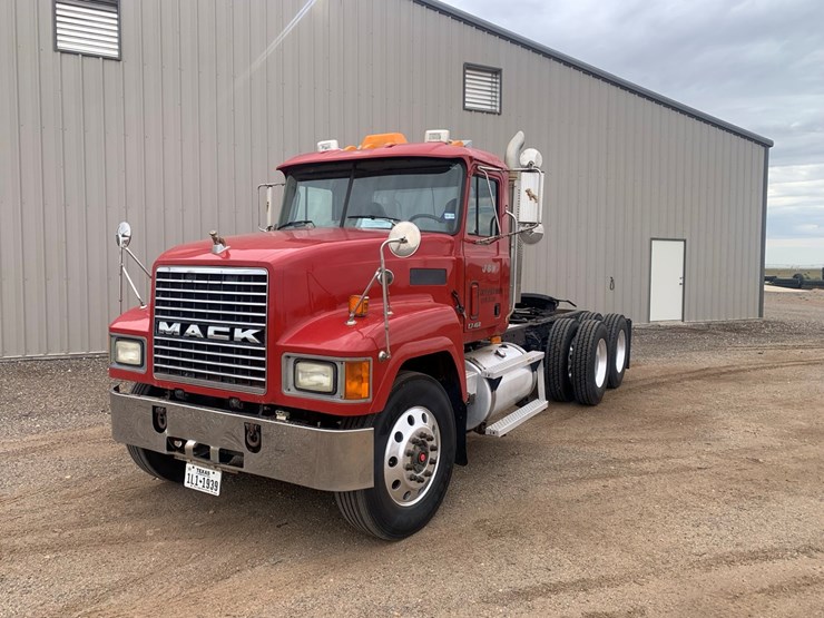 1999-mack-ch613-image-25