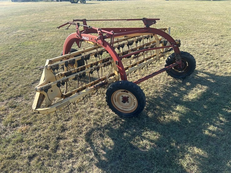 new-holland-260-image-4