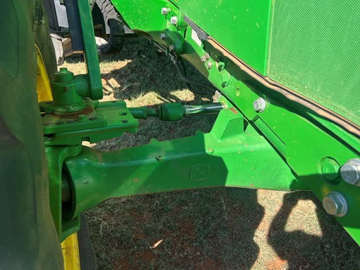 2014-john-deere-6140m-image-23