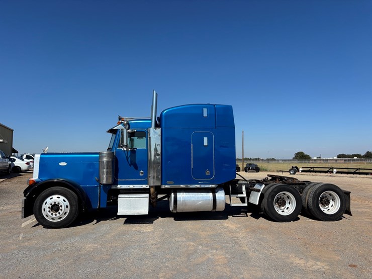 1998-peterbilt-379-image-2