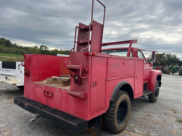 1983-ford-f700-image-4